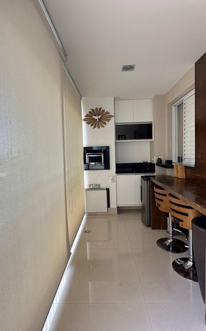Apartamento à venda com 105m², 2 quartos e 2 vagas Apartamento à venda com 105m², 2 quartos e 2 vagasVaranda da Sala