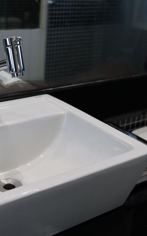 Apartamento à venda com 105m², 2 quartos e 2 vagas Apartamento à venda com 105m², 2 quartos e 2 vagasBanheiro da Suíte