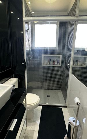 Apartamento à venda com 105m², 2 quartos e 2 vagas Apartamento à venda com 105m², 2 quartos e 2 vagasBanheiro da Suíte
