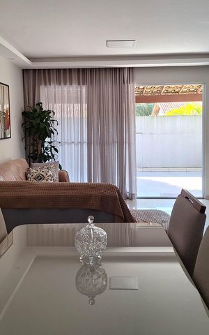 Casa à venda com 360m², 4 quartos e 3 vagas Casa à venda com 360m², 4 quartos e 3 vagasSala