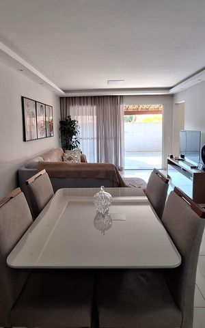 Casa à venda com 360m², 4 quartos e 3 vagas Casa à venda com 360m², 4 quartos e 3 vagasSala
