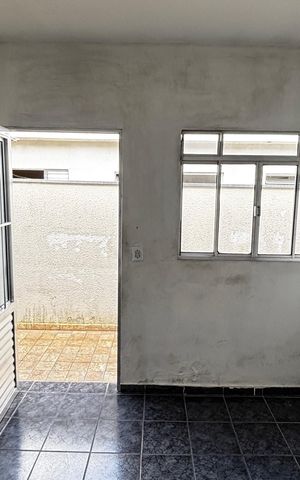 Casa para alugar com 55m², 1 quarto e 1 vagaSala