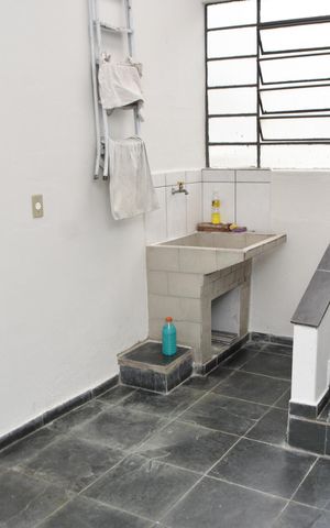 Casa para alugar com 120m², 4 quartos e 1 vaga Casa para alugar com 120m², 4 quartos e 1 vagaÁrea de Serviço