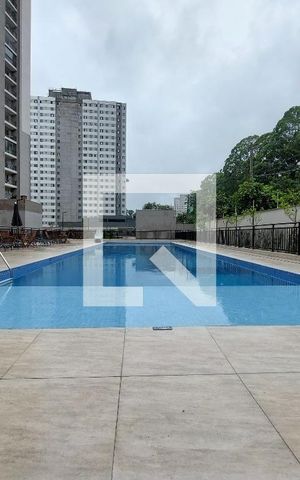 Apartamento à venda com 44m², 2 quartos e 1 vaga Apartamento à venda com 44m², 2 quartos e 1 vagaPiscina