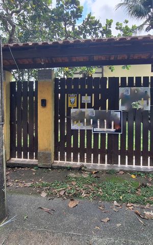 Casa à venda com 320m², 3 quartos e 1 vaga Casa à venda com 320m², 3 quartos e 1 vagaFachada
