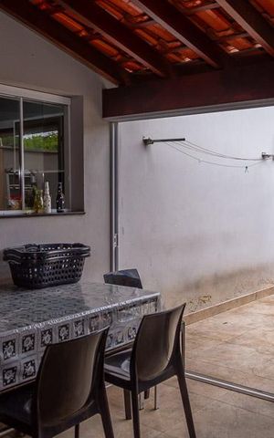 Casa à venda com 266m², 3 quartos e 2 vagas Casa à venda com 266m², 3 quartos e 2 vagasEspaço Gourmet e Área de Serviço