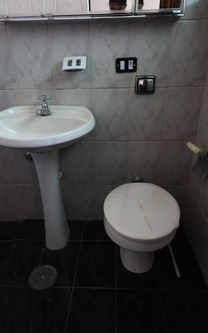 Casa para alugar com 90m², 2 quartos e sem vagaBanheiro da Suíte 