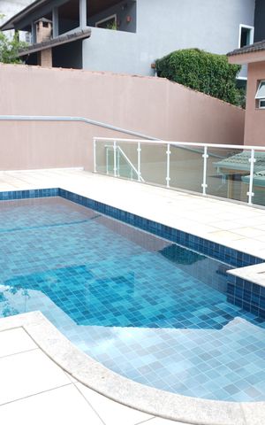 Casa de condomínio à venda com 373m², 4 quartos e 4 vagasPiscina