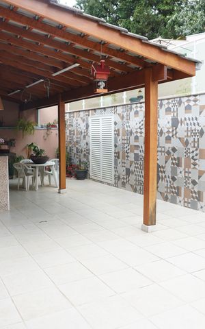 Casa de condomínio à venda com 373m², 4 quartos e 4 vagasÁrea externa