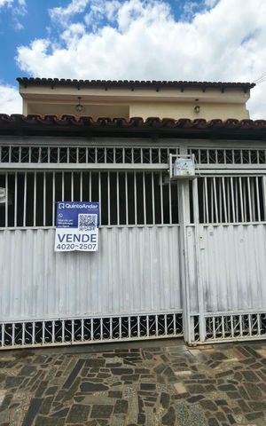 Casa à venda com 175m², 3 quartos e 2 vagas