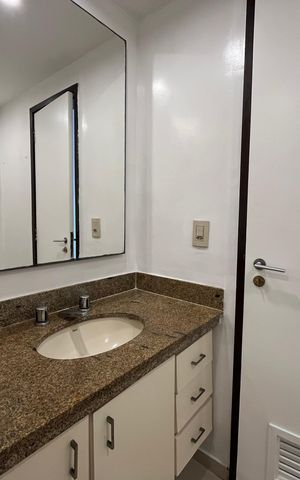 Apartamento para alugar com 103m², 3 quartos e 2 vagas Apartamento para alugar com 103m², 3 quartos e 2 vagasBanheiro Social