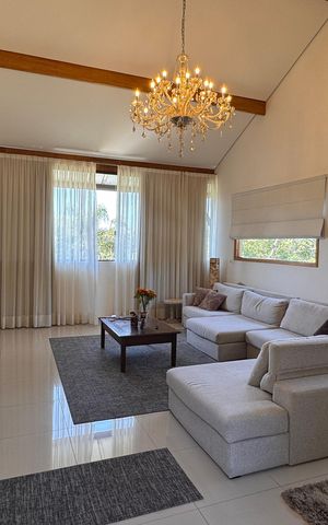 Casa de condomínio para alugar com 800m², 3 quartos e 3 vagas Casa de condomínio para alugar com 800m², 3 quartos e 3 vagasSala
