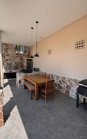 Casa de condomínio para alugar com 800m², 3 quartos e 3 vagas Casa de condomínio para alugar com 800m², 3 quartos e 3 vagasEspaço Gourmet