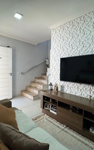 Casa de condomínio à venda com 59m², 2 quartos e 2 vagas Casa de condomínio à venda com 59m², 2 quartos e 2 vagasSala