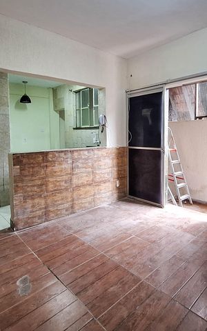 Casa para alugar com 45m², 2 quartos e sem vaga Casa para alugar com 45m², 2 quartos e sem vagaSala