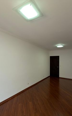 Apartamento à venda com 90m², 2 quartos e 1 vaga Apartamento à venda com 90m², 2 quartos e 1 vagaSala