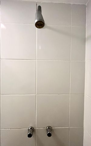 Apartamento para alugar com 79m², 2 quartos e 1 vaga Apartamento para alugar com 79m², 2 quartos e 1 vagaBanheiro da Suíte