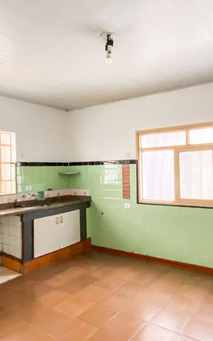 Casa para alugar com 165m², 3 quartos e 2 vagasCozinha 