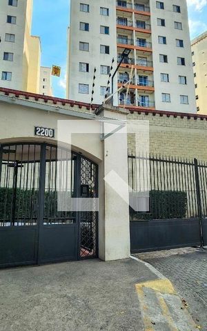 Apartamento para alugar com 55m², 2 quartos e 1 vaga Apartamento para alugar com 55m², 2 quartos e 1 vagaFachada
