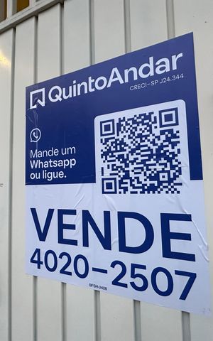 Casa à venda com 500m², 3 quartos e 3 vagas Casa à venda com 500m², 3 quartos e 3 vagasFachada
