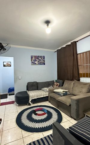 Casa à venda com 500m², 3 quartos e 3 vagas Casa à venda com 500m², 3 quartos e 3 vagasSala