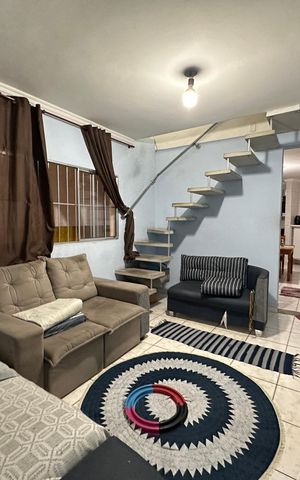 Casa à venda com 500m², 3 quartos e 3 vagas Casa à venda com 500m², 3 quartos e 3 vagasSala