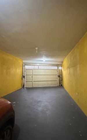 Casa à venda com 500m², 3 quartos e 3 vagas Casa à venda com 500m², 3 quartos e 3 vagasGaragem