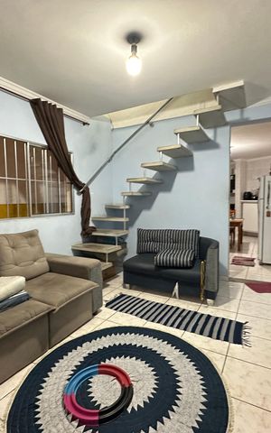 Casa à venda com 500m², 3 quartos e 3 vagas Casa à venda com 500m², 3 quartos e 3 vagasSala