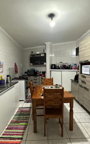 Casa à venda com 500m², 3 quartos e 3 vagas Casa à venda com 500m², 3 quartos e 3 vagasCozinha