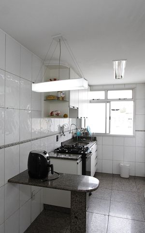 Apartamento à venda com 140m², 3 quartos e 2 vagasCozinha