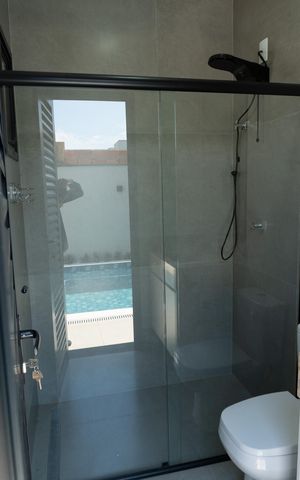 Casa de condomínio à venda com 302m², 3 quartos e 4 vagas