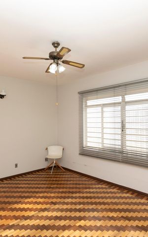 Casa à venda com 174m², 4 quartos e 3 vagasSALA