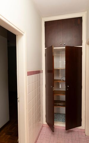 Casa à venda com 174m², 4 quartos e 3 vagasARMARIO