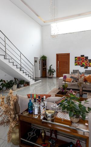 Casa de condomínio à venda com 800m², 6 quartos e 4 vagas Casa de condomínio à venda com 800m², 6 quartos e 4 vagasSala de Estar