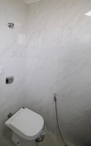 Apartamento para alugar com 100m², 2 quartos e 1 vaga Apartamento para alugar com 100m², 2 quartos e 1 vagaSuíte 1 - Banheiro