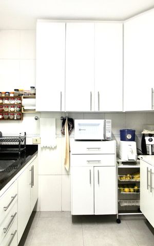 Casa à venda com 140m², 3 quartos e 3 vagasCozinha - Armários