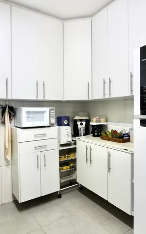 Casa à venda com 140m², 3 quartos e 3 vagasCozinha - Armários