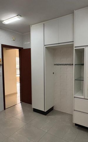 Apartamento à venda com 98m², 3 quartos e 3 vagas Apartamento à venda com 98m², 3 quartos e 3 vagasCozinha