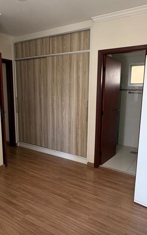 Apartamento à venda com 98m², 3 quartos e 3 vagas Apartamento à venda com 98m², 3 quartos e 3 vagasSuíte