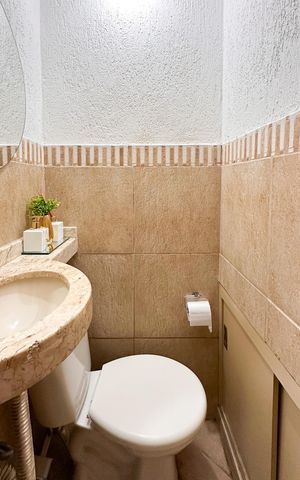 Casa de condomínio à venda com 107m², 2 quartos e 1 vaga Casa de condomínio à venda com 107m², 2 quartos e 1 vagaLavabo