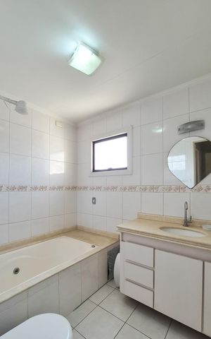 Apartamento à venda com 110m², 3 quartos e 1 vaga Apartamento à venda com 110m², 3 quartos e 1 vagaBanheiro Social