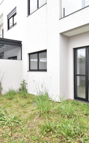 Casa à venda com 136m², 3 quartos e 2 vagasGarden