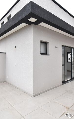 Casa à venda com 136m², 3 quartos e 2 vagasCobertura