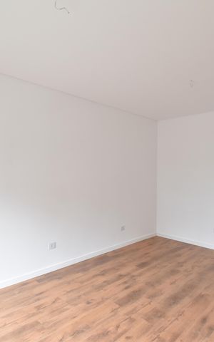Casa à venda com 136m², 3 quartos e 2 vagasSuíte