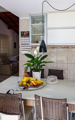 Casa de condomínio à venda com 1500m², 4 quartos e 6 vagas Casa de condomínio à venda com 1500m², 4 quartos e 6 vagasCozinha