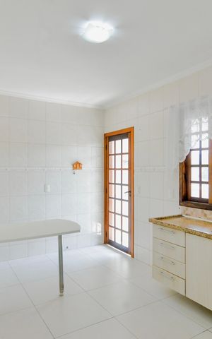 Casa para alugar com 74m², 2 quartos e 2 vagasCozinha