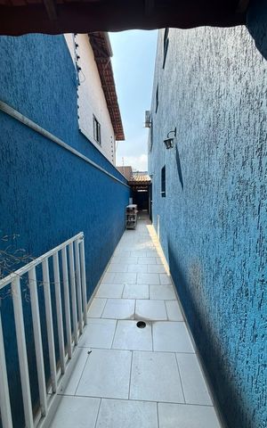 Casa à venda com 250m², 4 quartos e 5 vagas Casa à venda com 250m², 4 quartos e 5 vagasÁrea externa