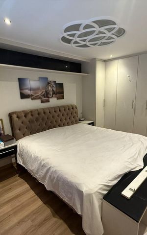Casa à venda com 250m², 4 quartos e 5 vagas Casa à venda com 250m², 4 quartos e 5 vagasQuarto 1