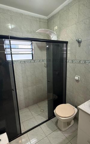 Casa à venda com 250m², 4 quartos e 5 vagas Casa à venda com 250m², 4 quartos e 5 vagasBanheiro 3