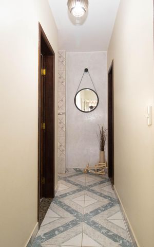 Casa à venda com 200m², 4 quartos e 3 vagas Casa à venda com 200m², 4 quartos e 3 vagasCorredor